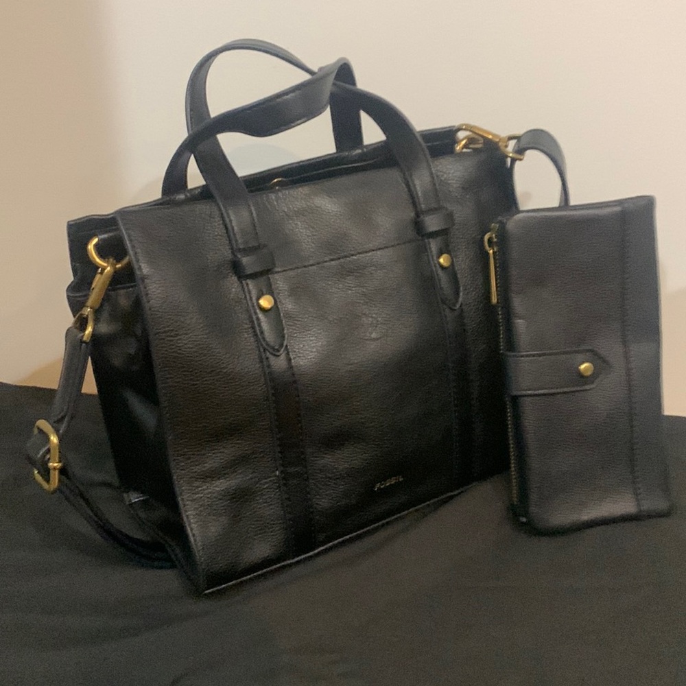 NWOT Fossil handbag and wallet! Excellent condition!